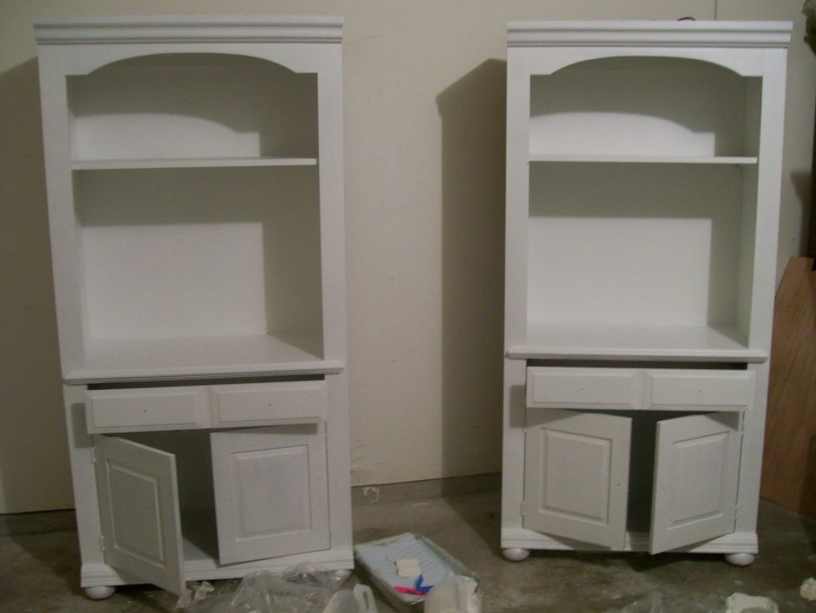 Перекрасили старый шкаф