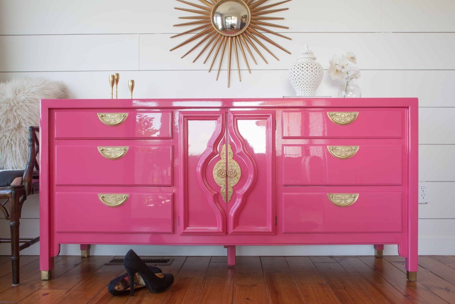 Реставрировать старую мебель