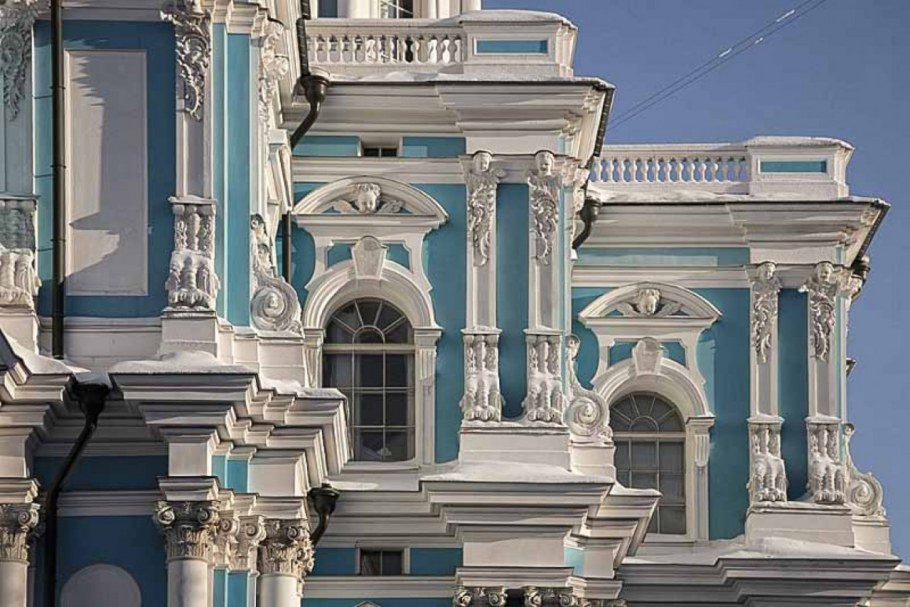 Смольный собор в стиле Барокко