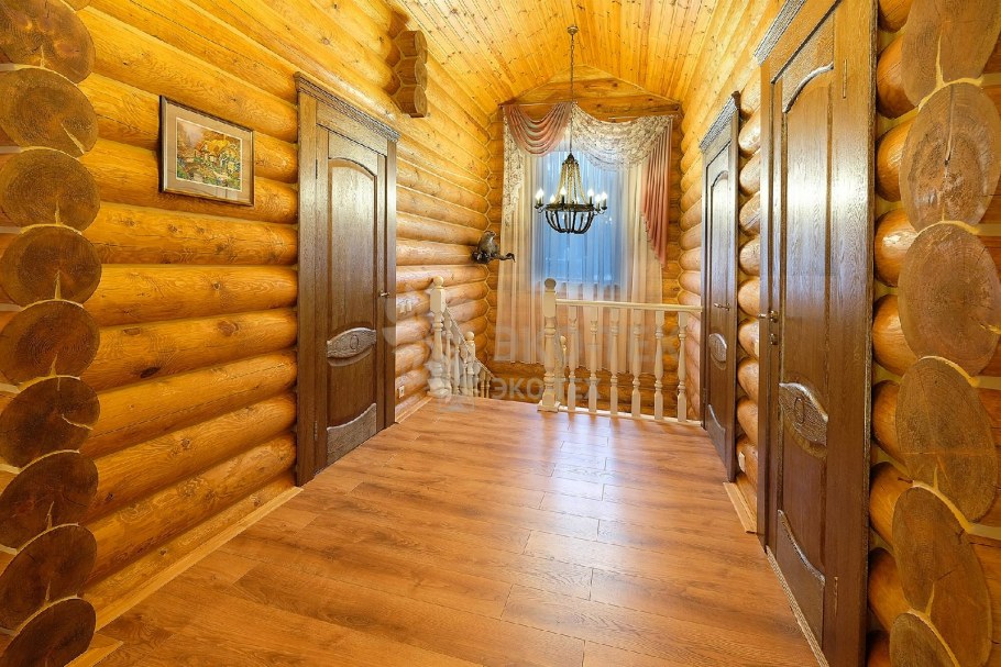 Внутренняя отделка дома из бревна