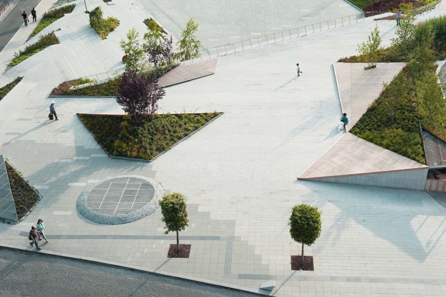 Современный общественный интерьер