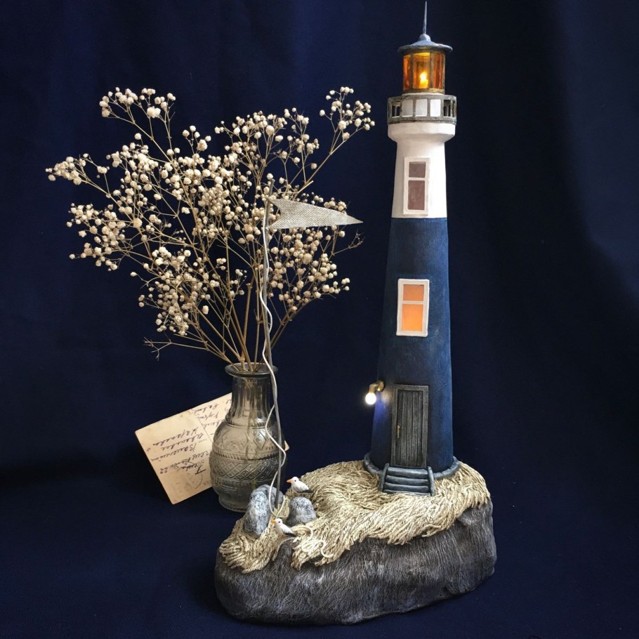 Sunnydaze Solar led Garden Lighthouse Outdoor Decor