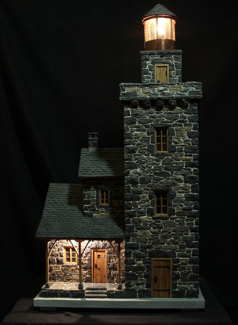 Маяк лампа, бело-коричневый