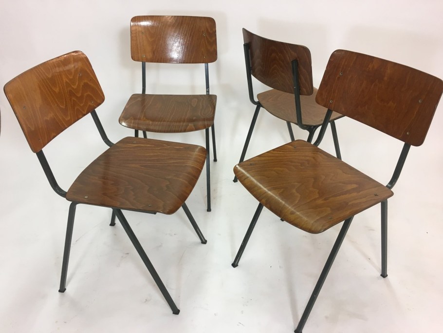 Реставрировать железные стулья