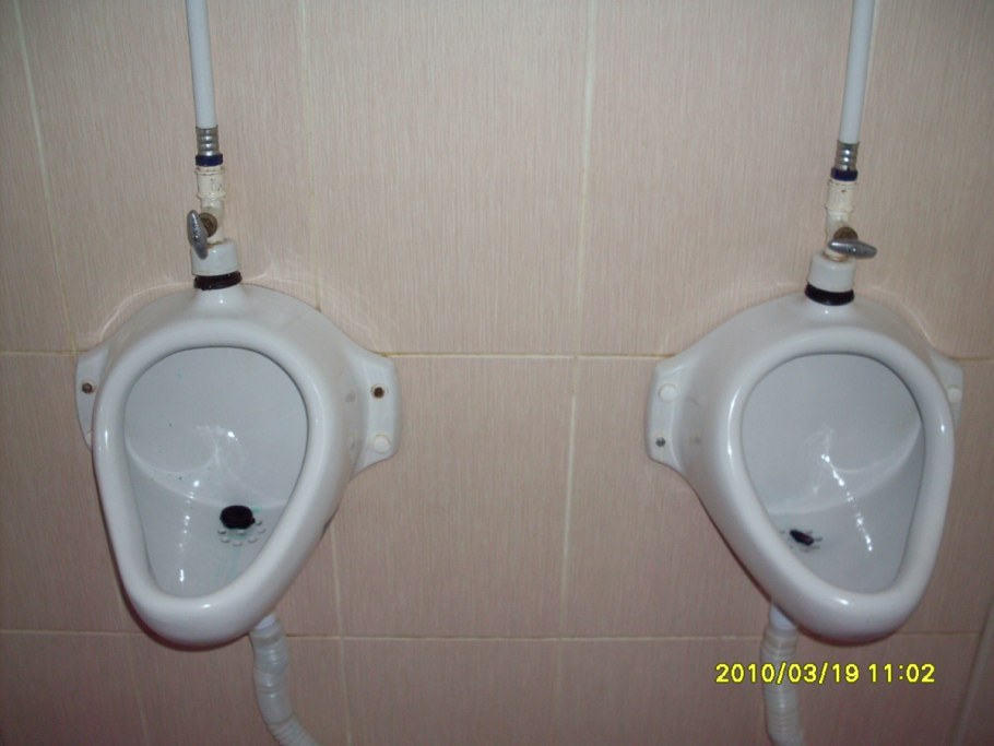 Монтаж писсуара