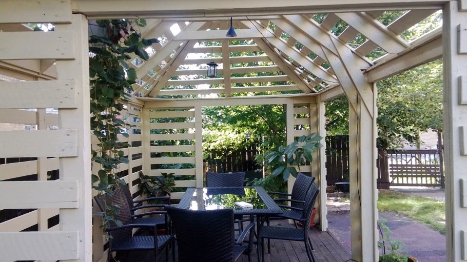 Беседки из деревянных паллетов