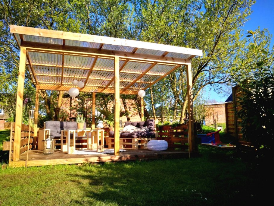 Поддоны на даче