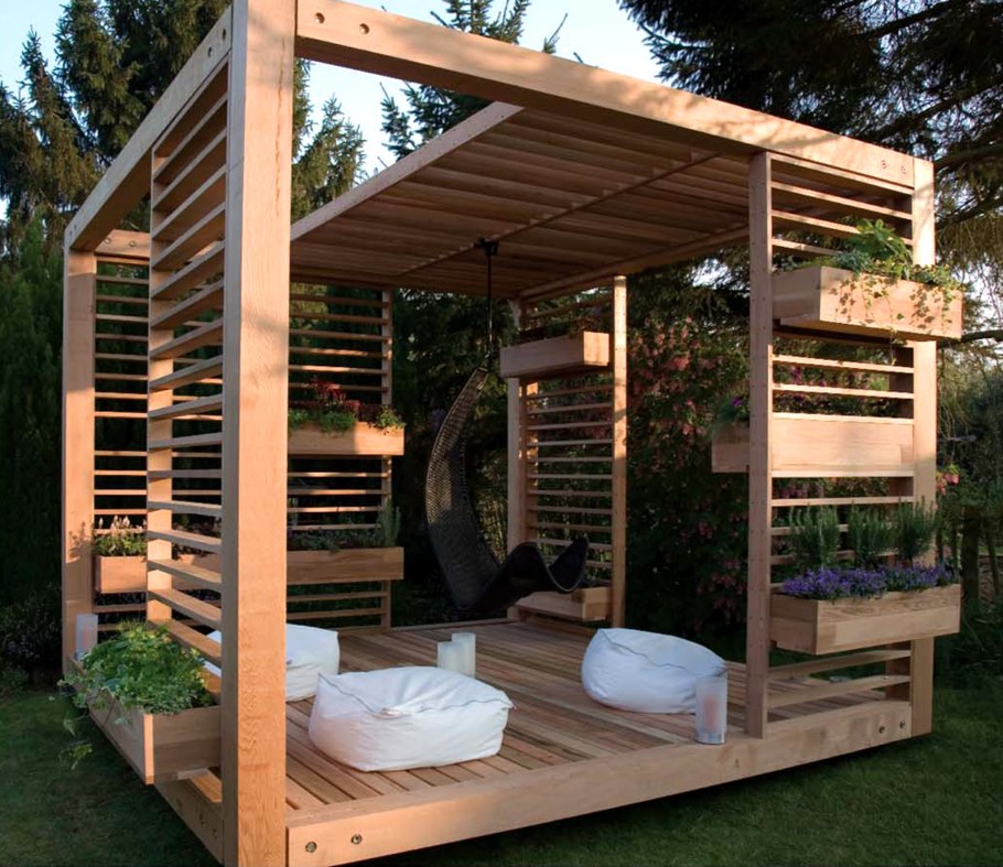 Беседка с поддонов