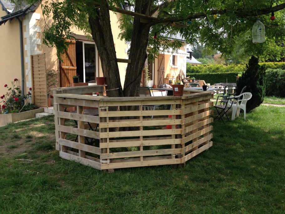 Беседка из поддонов для дачи