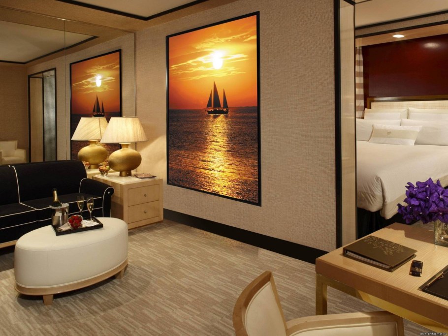 Панно в интерьере гостиной