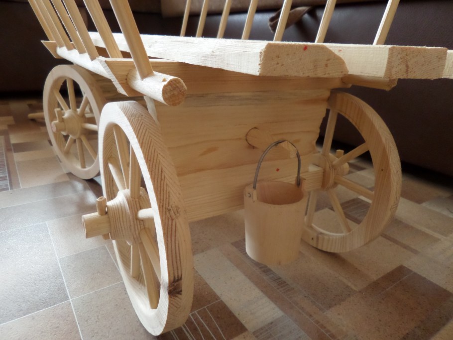 Декоративная Садовая тачка