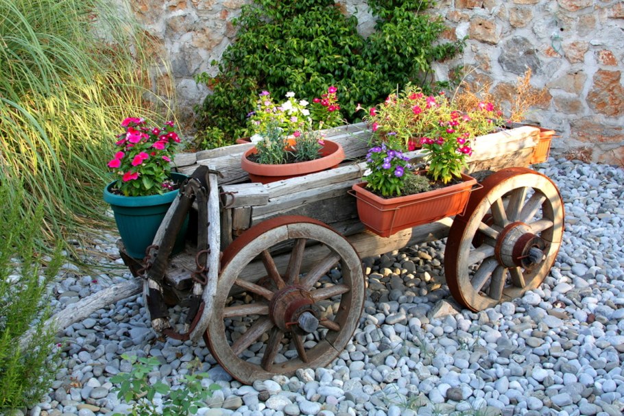 Телега декоративная для сада