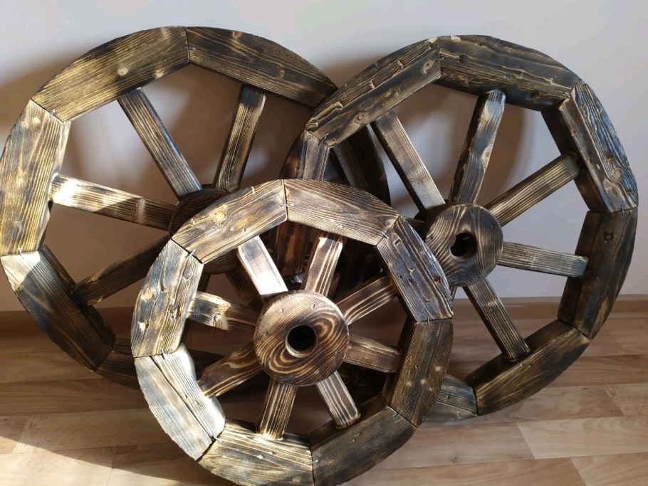 Декоративная повозка для сада своими руками