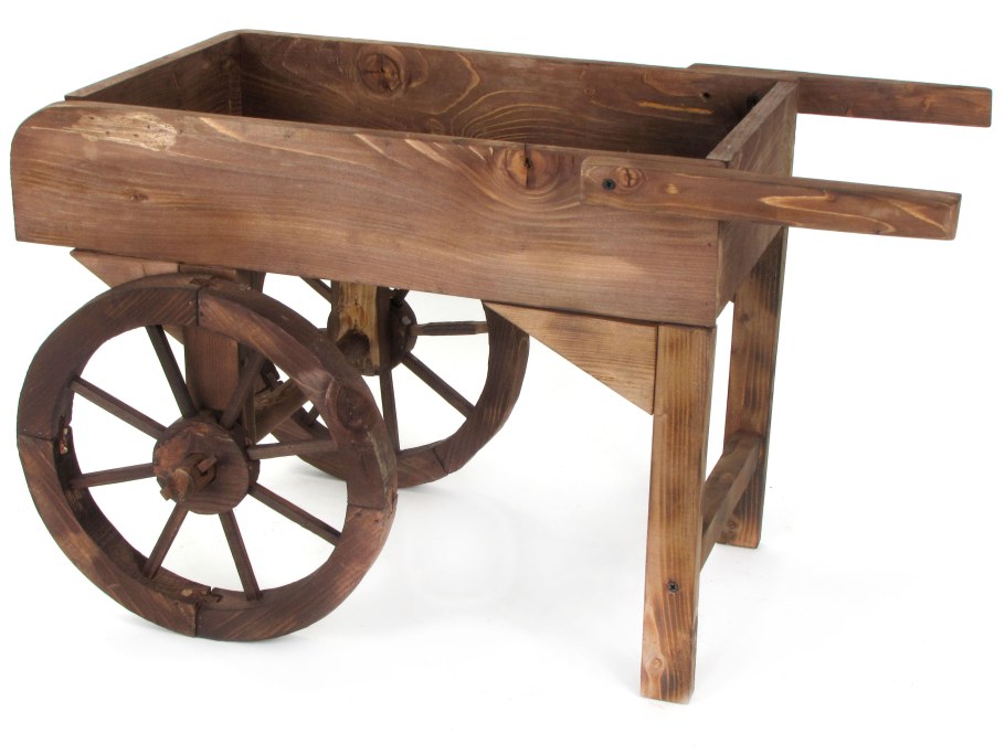 Деревянная телега для сада