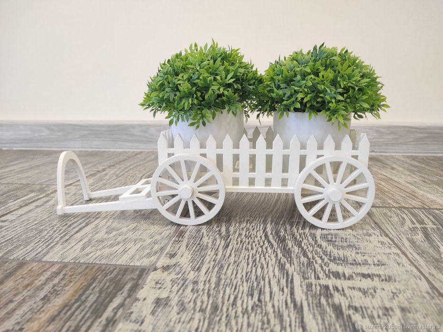 Садовая телега для цветов