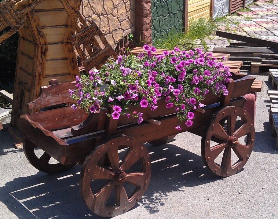 Тачка деревянная декоративная