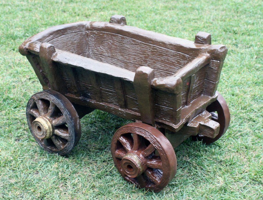 Декоративная арба для сада