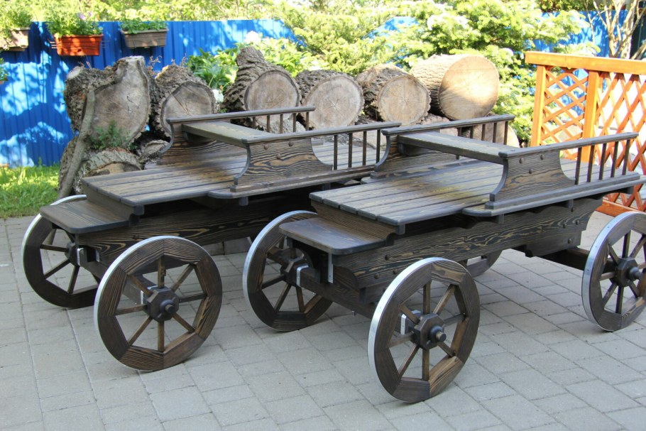 Тележка декоративная для сада