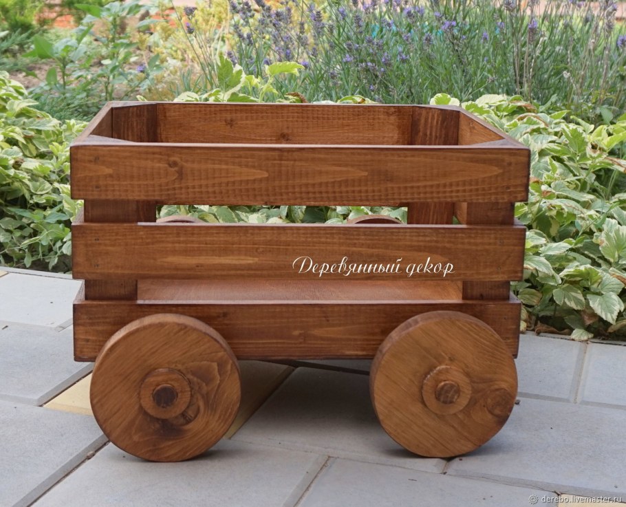 Тачка деревянная декоративная