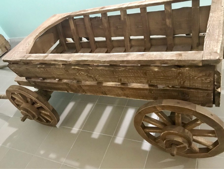 Телега декоративная для сада