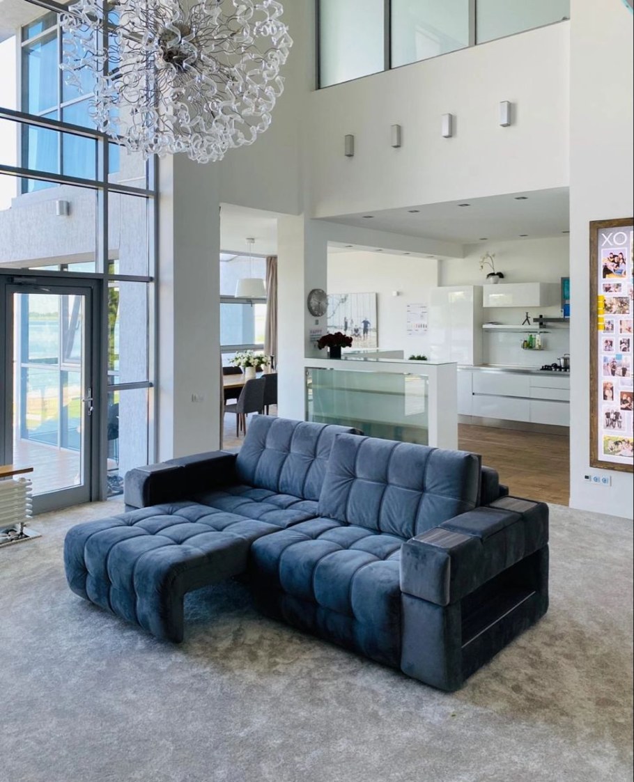 Диван босс Хо много мебели