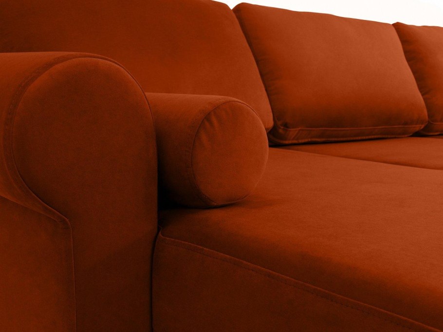 Терракотовый диван в интерьере гостиной