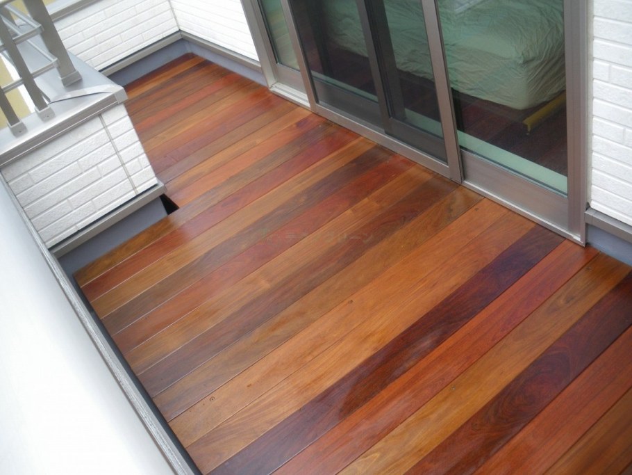 Доска для пола на балконе