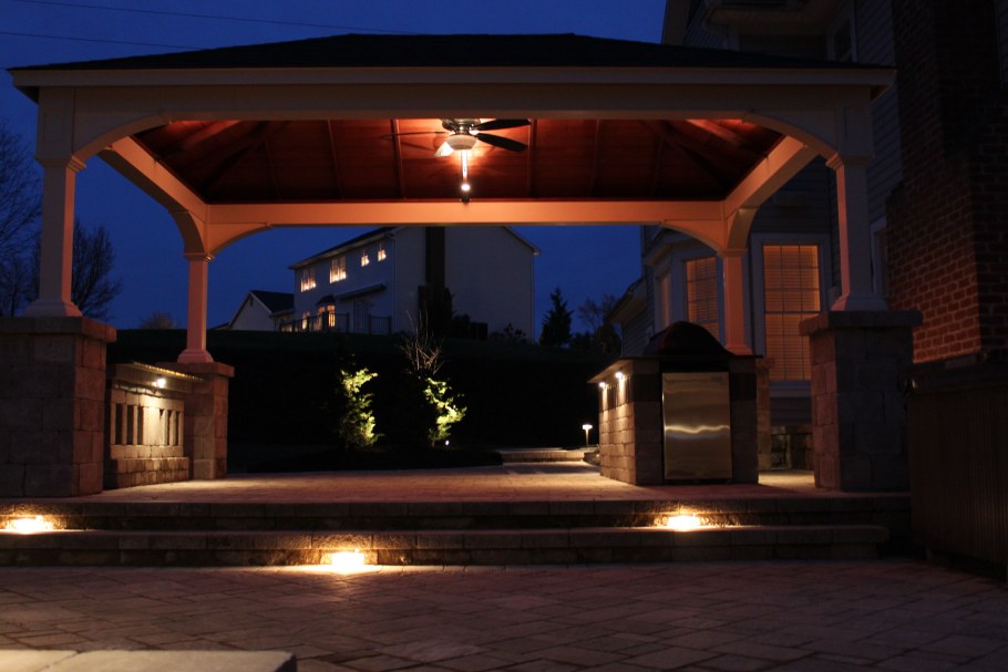 Терраса с фонариками