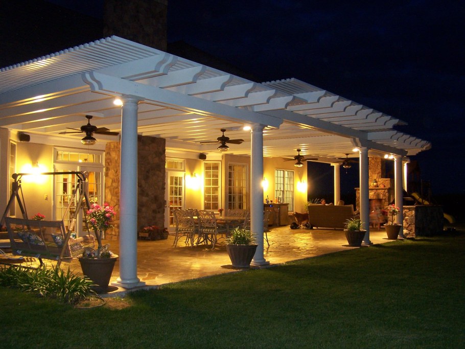 Беседка с фонариками