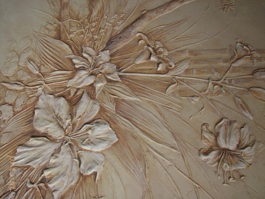 Барельеф фон