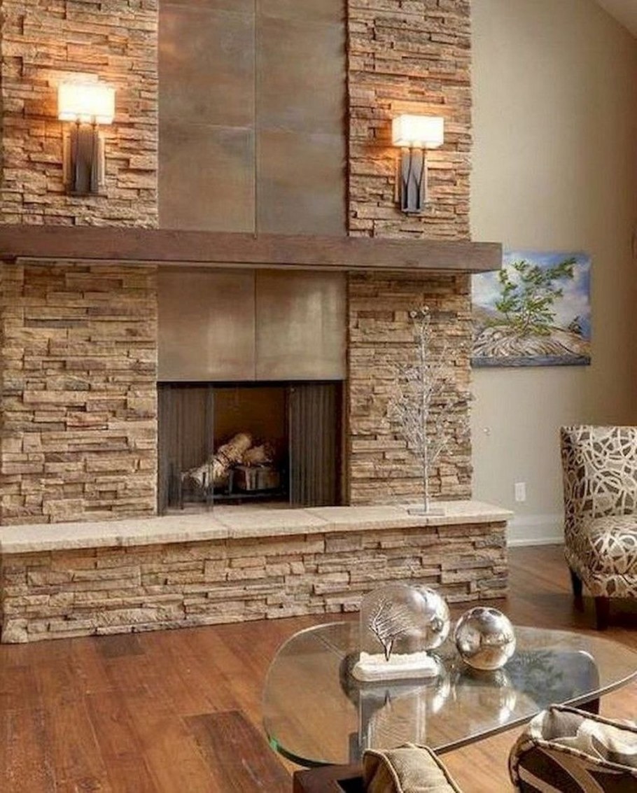 Камин с дровами снизу