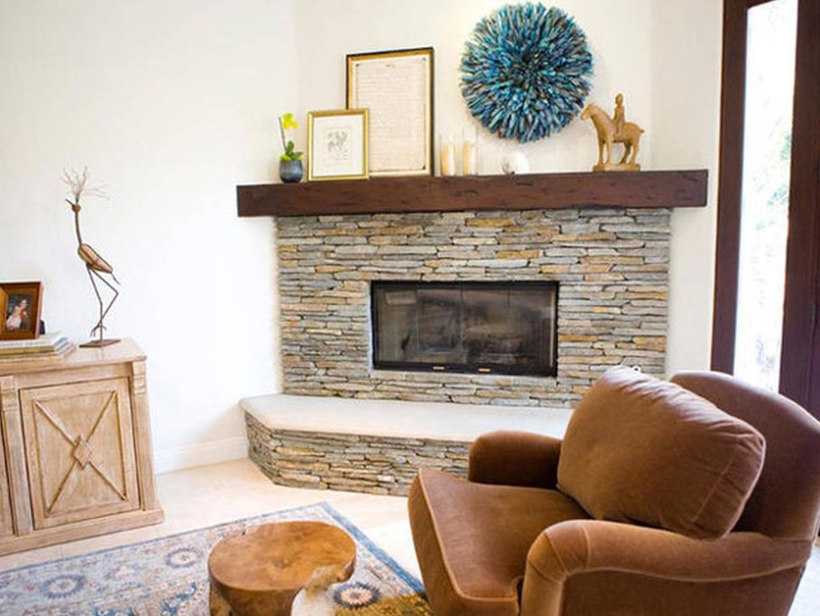 Камин в природном стиле