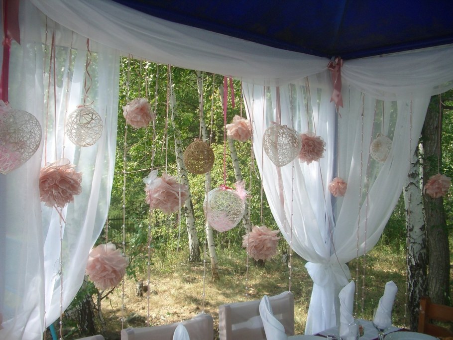 Украсить беседку на даче