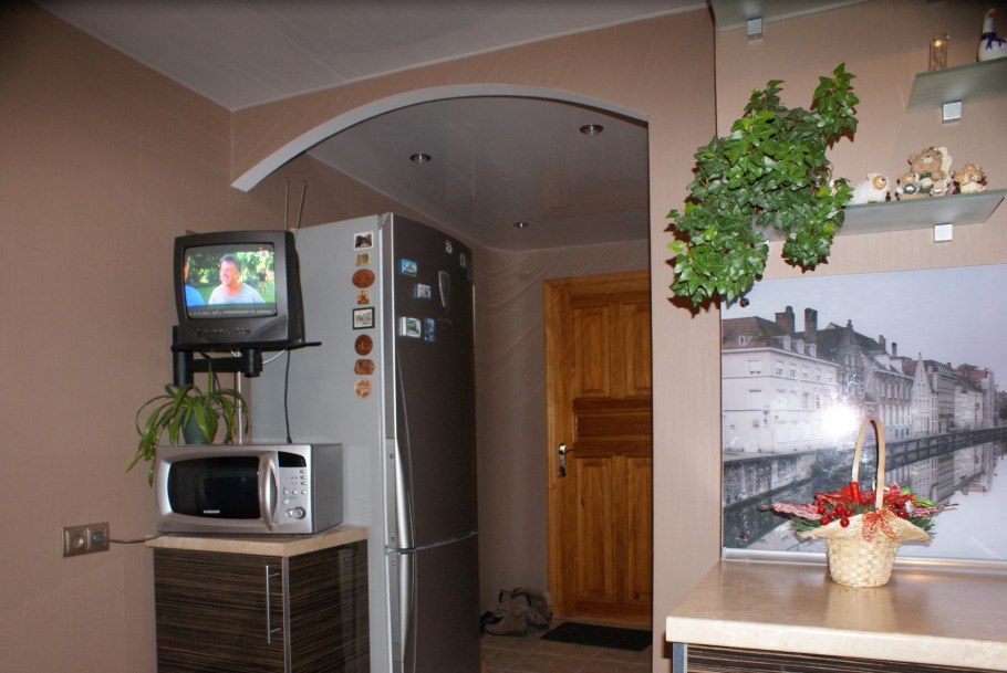 Отгородить кухню от коридора