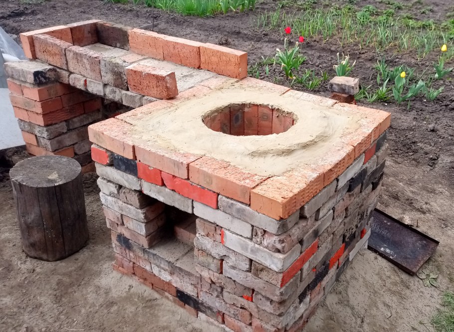 Барбекю из кирпича