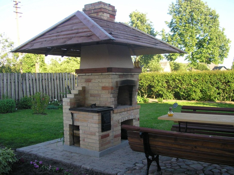 Кирпичный мангал