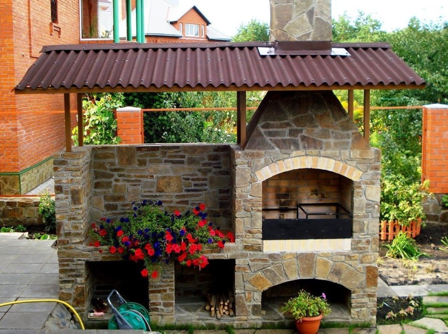 Уличный камин из кирпича