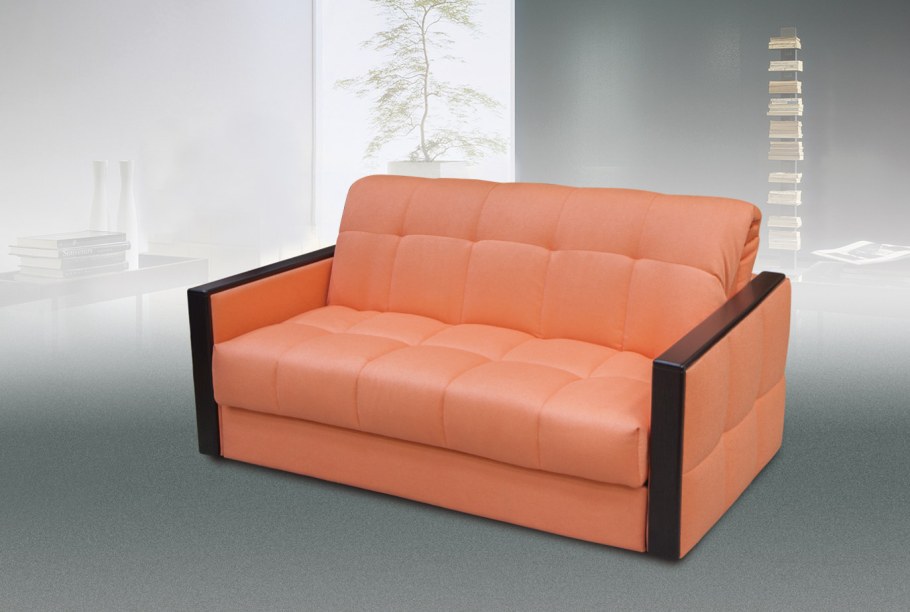 Диван бежевый прямой