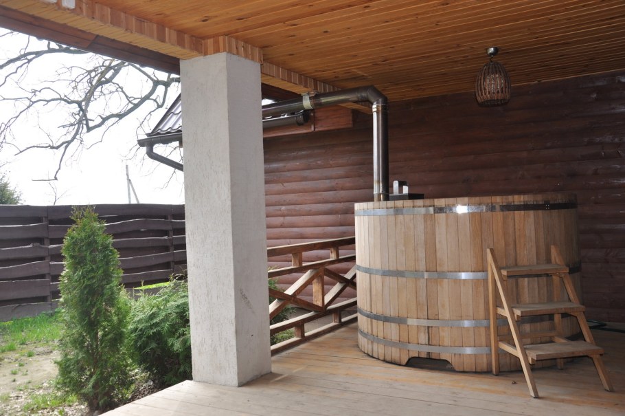 Баня с купелью на улице