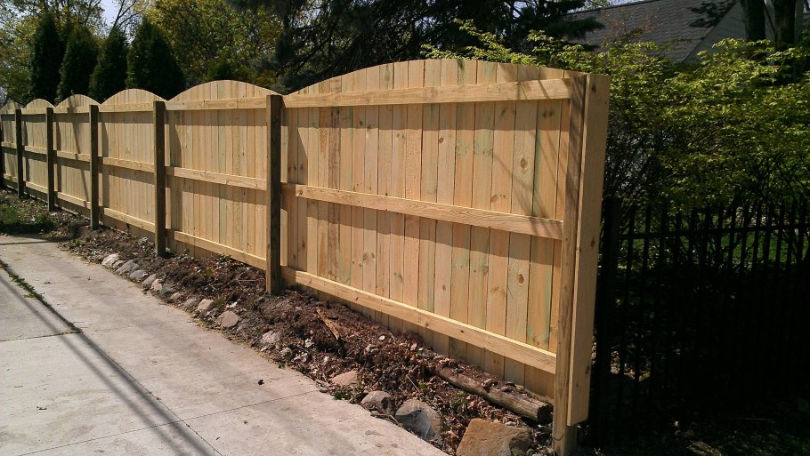Постройка деревянных заборов