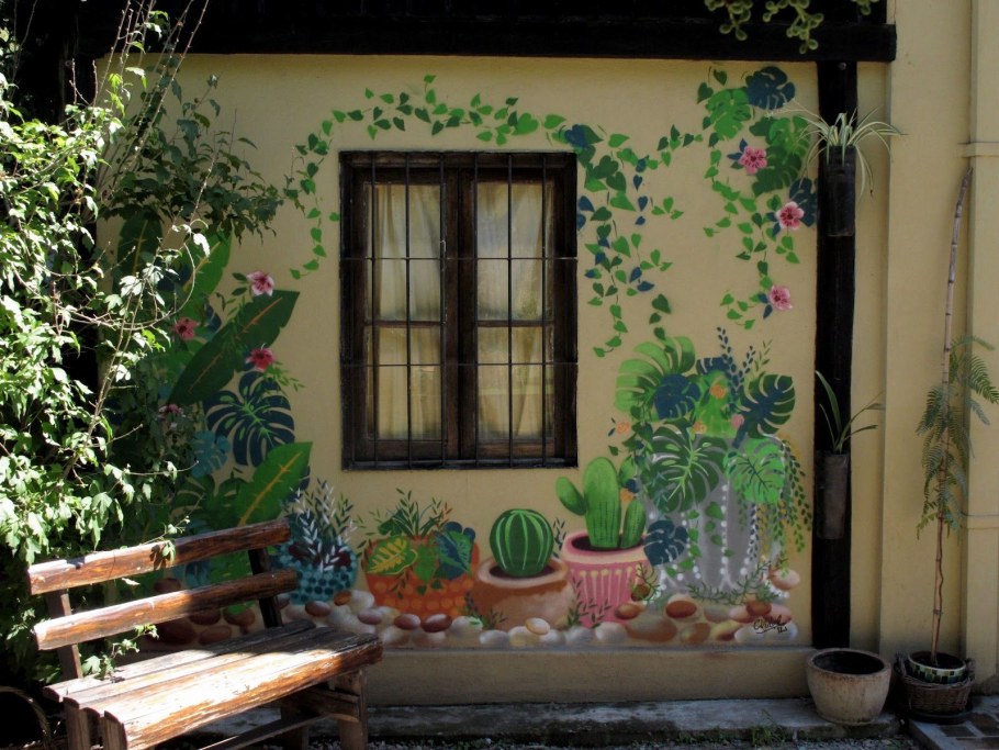 Роспись стен на даче