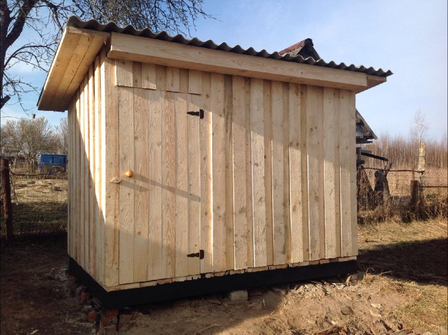Хозблок из досок