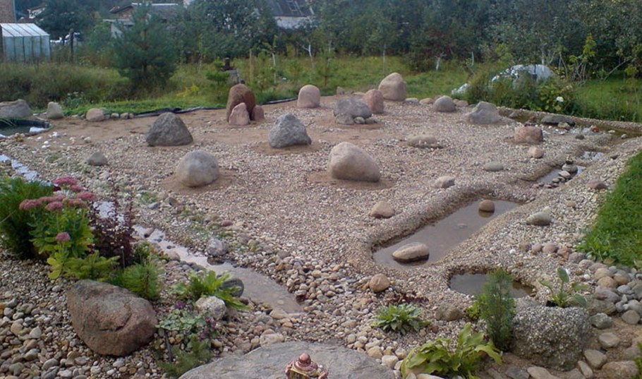 Сад камней на берегу Ижмы