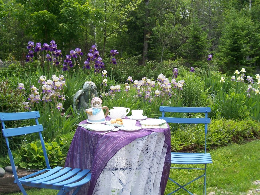 Летнее чаепитие в саду