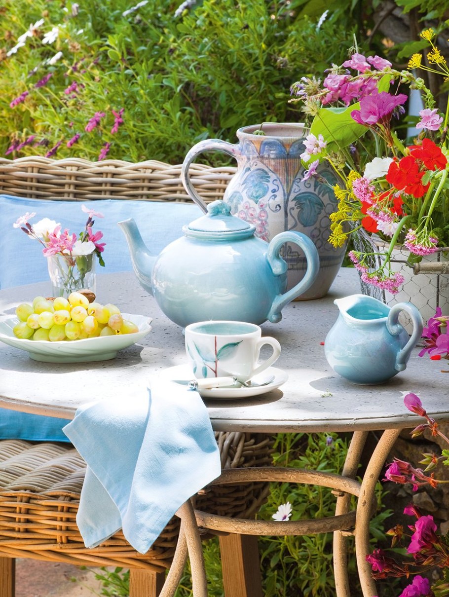 Летнее чаепитие в саду