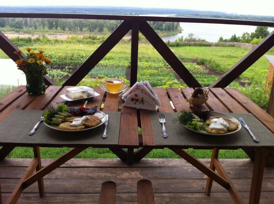 Завтрак в беседке