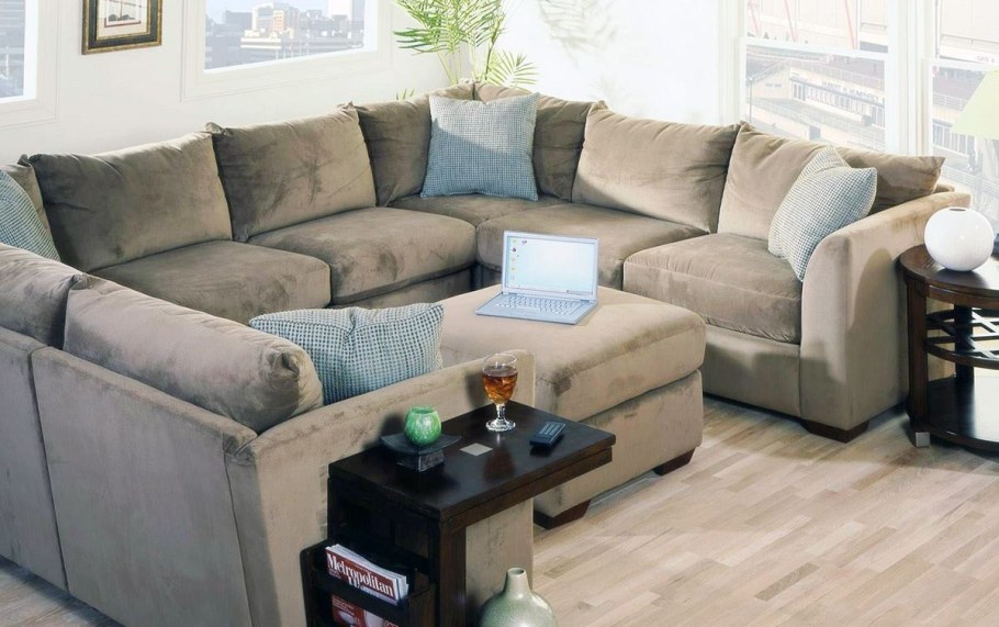 Угловой диван в интерьере