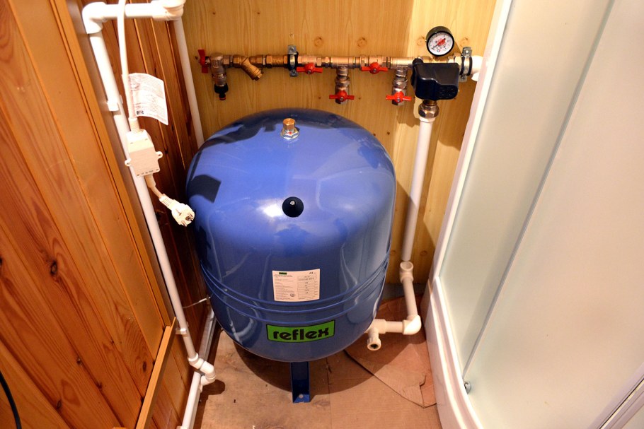 Гидроаккумулятор (накопительный бак для воды)