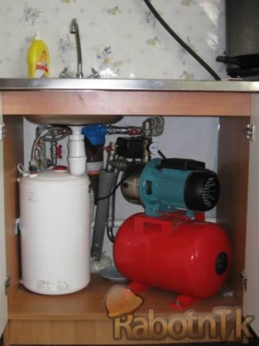 Насосная станция под раковиной