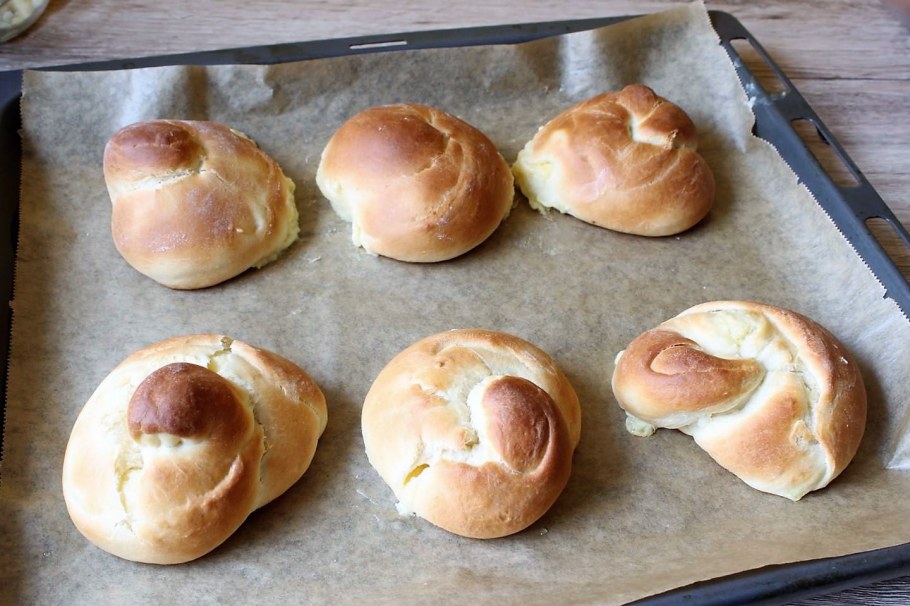 Французская булочка с кремом